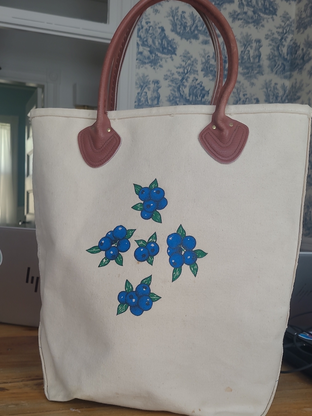 1980s VINTAGE HTF LL BEAN BOAT AND TOTE BLIEBERRY W/LEATHER HANDLES - Picture 8 of 8